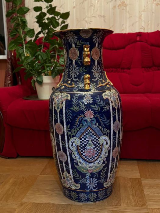 Китайська підлогова ваза