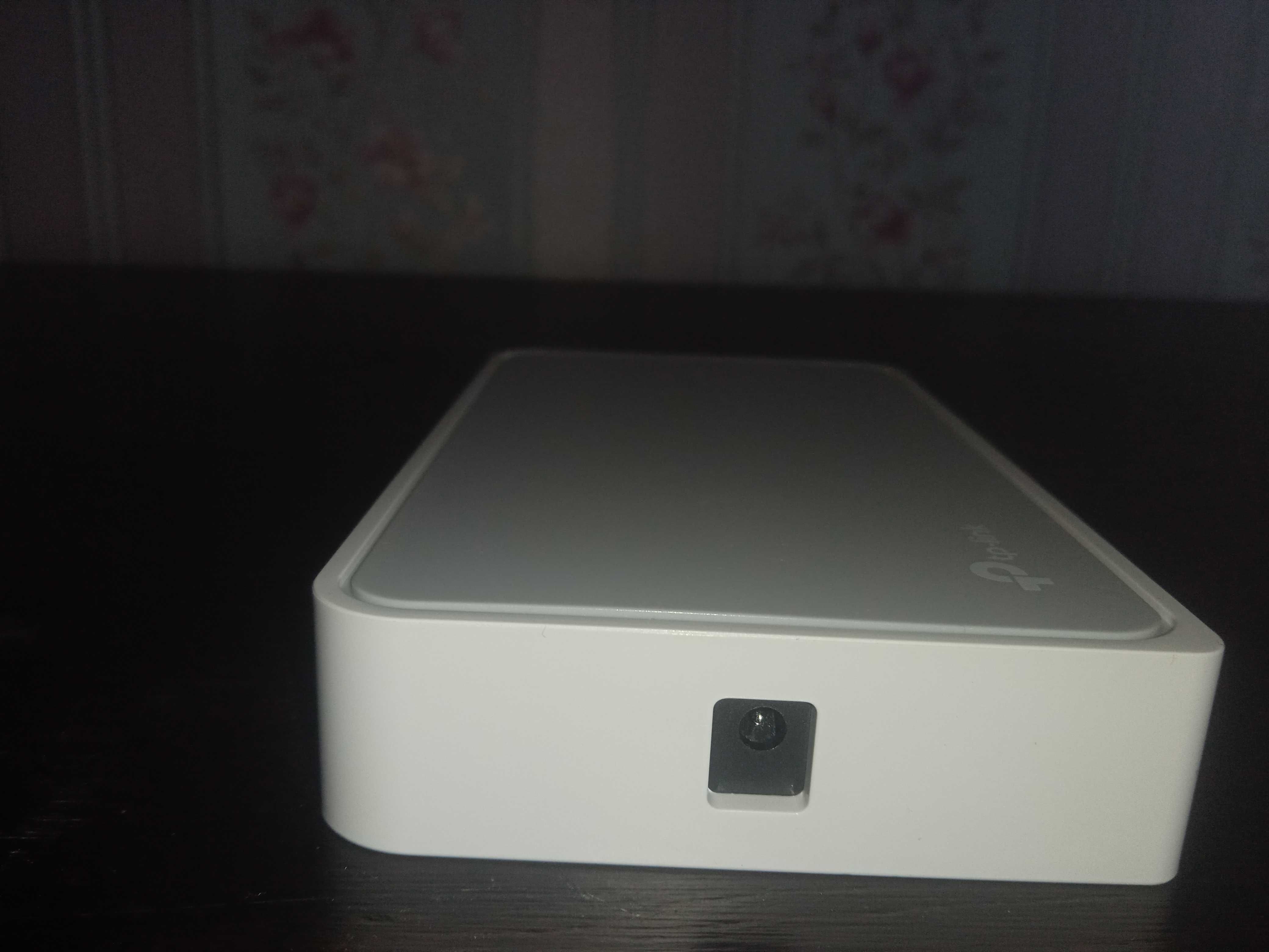 Коммутатор TP-Link TL-SF1008D