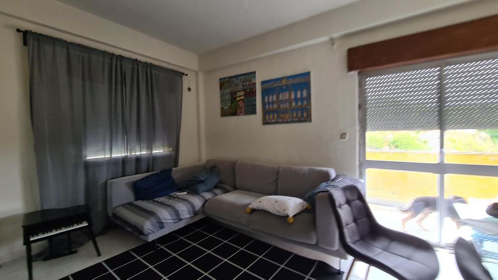 Apartamento T3, remodelado, com varanda em Loures