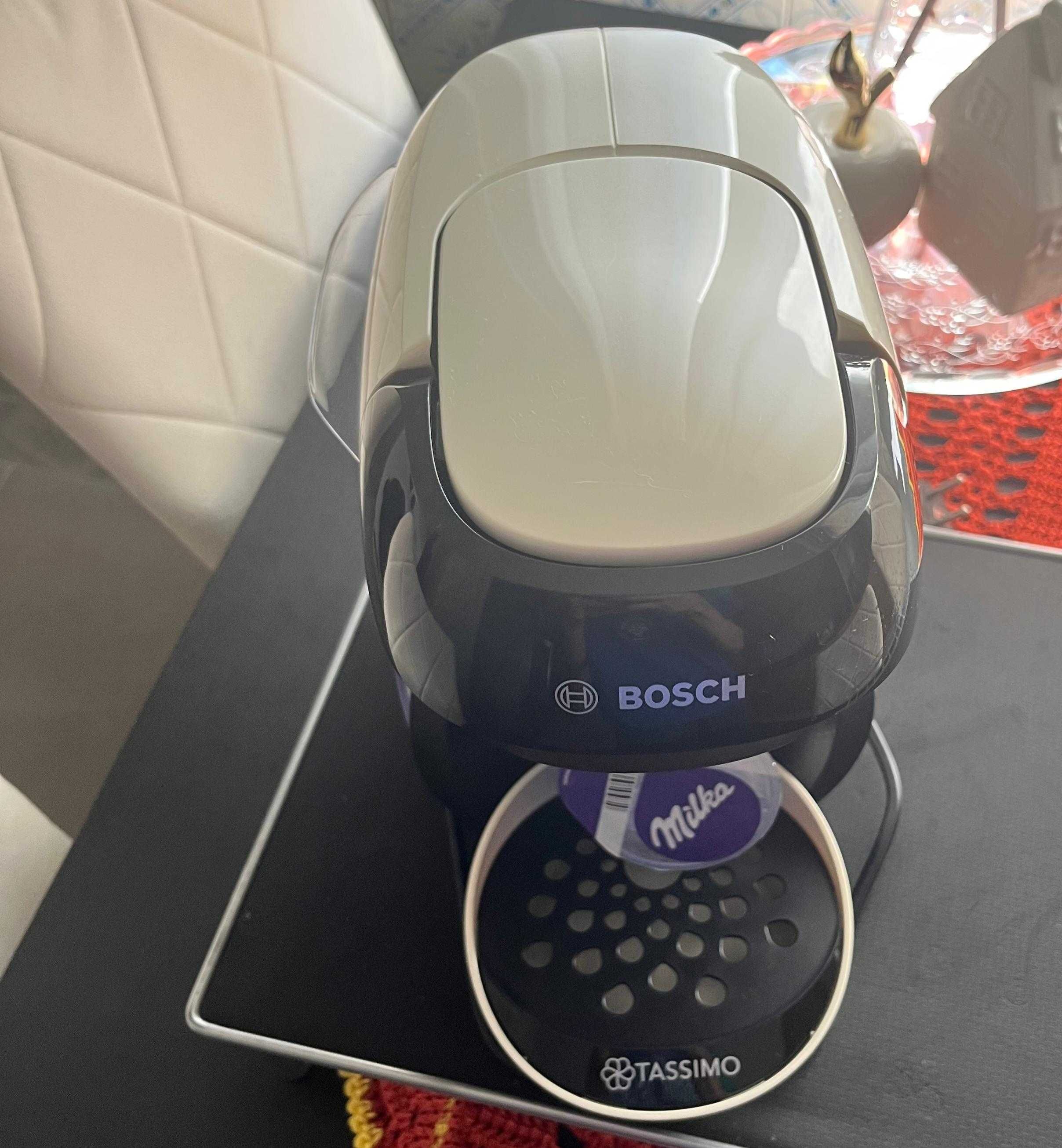 Maquina de Café Bosch Tassimo & porta cápsulas