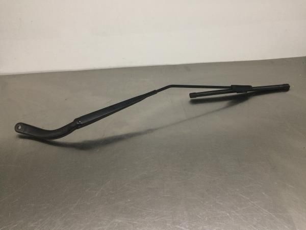 Haste / braço de escova limpa vidros frente direita SMART ForFour (453