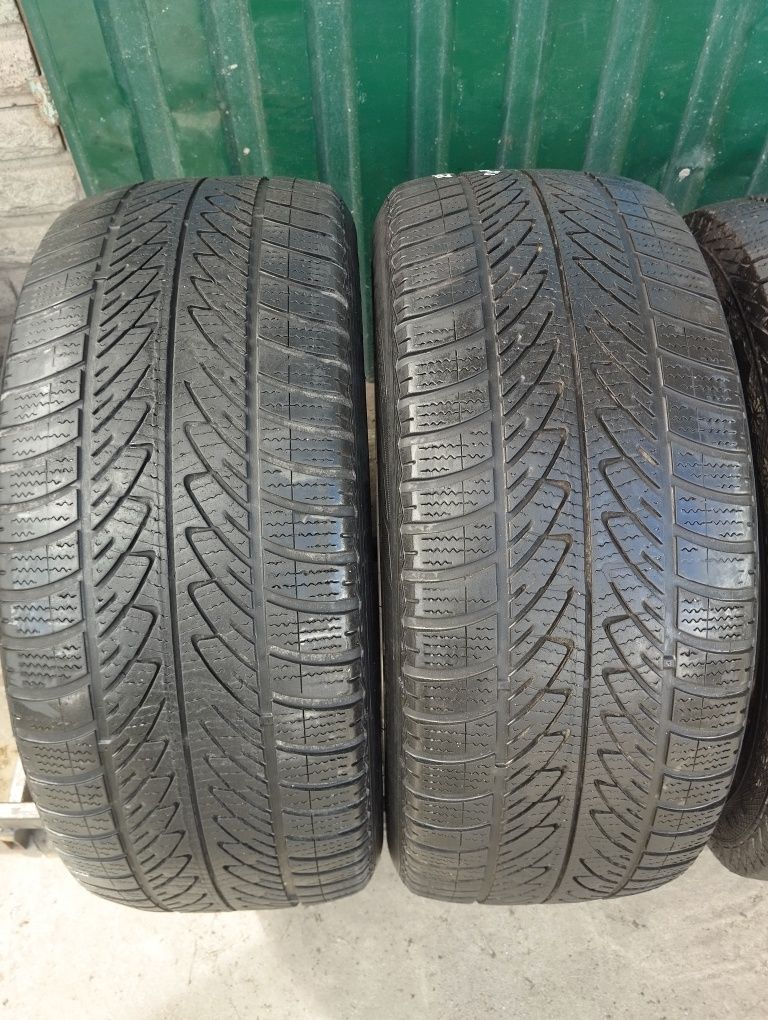 Пара шин Goodyear 235/45/18