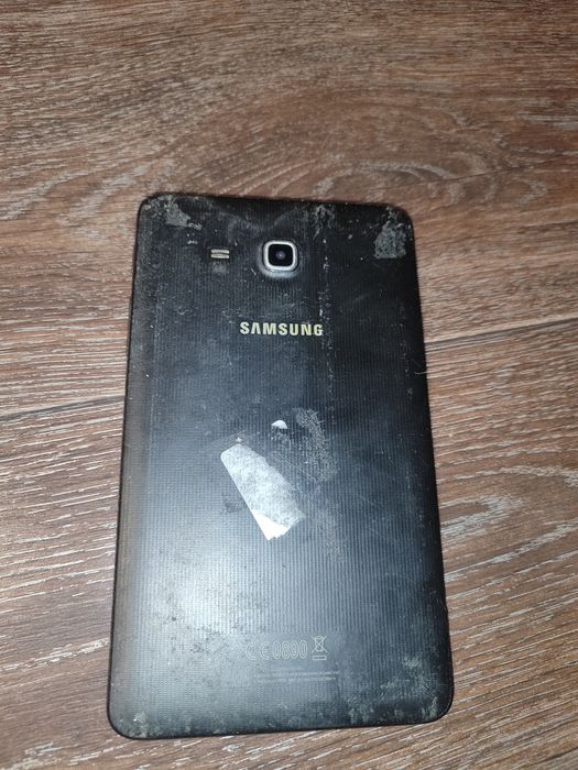 Планшет Samsung  с сим картой Galaxy Tab A (2016)