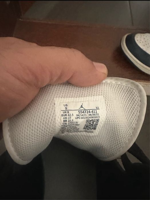 Nike Air Jordan 1 Mid originais, tamanho 43