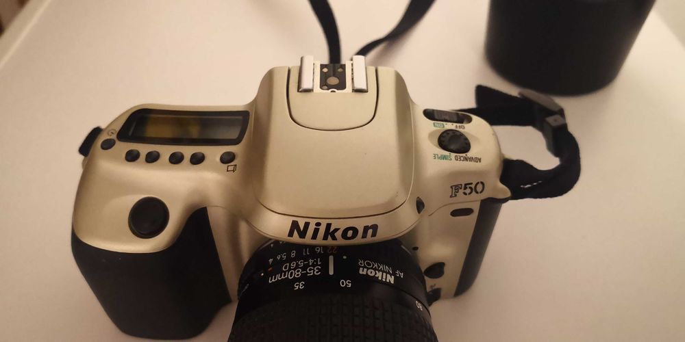 Máquina Fotográfica NIKON F50 + 2 Objectivas!