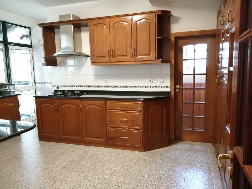Quarto com WC privativo, para rapariga estudante