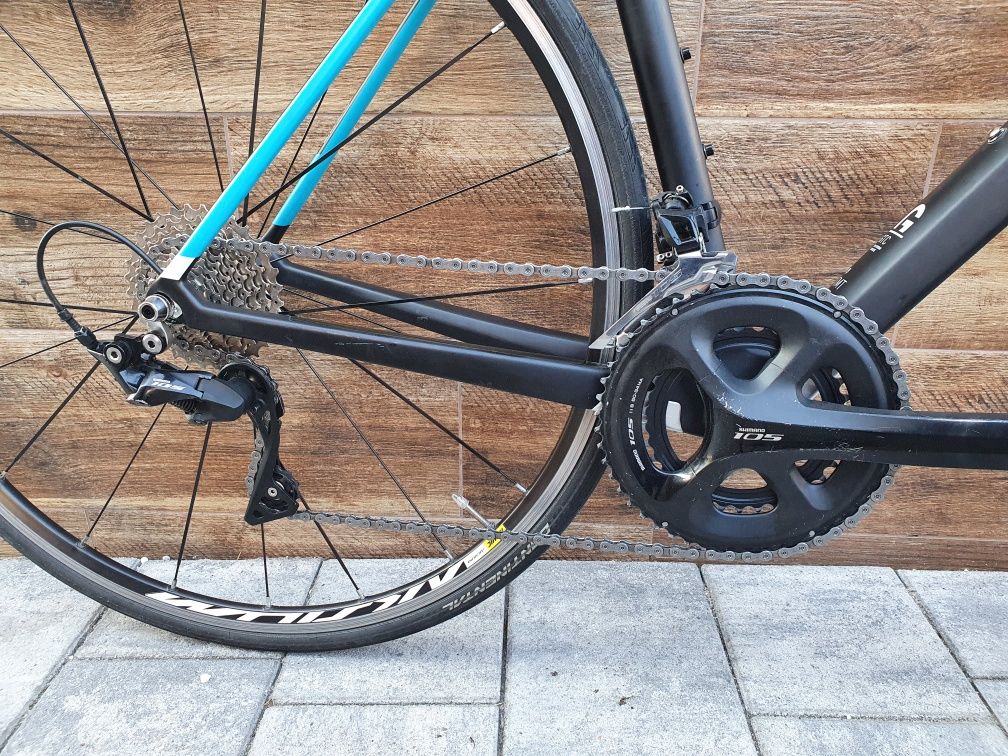 Rower szosowy carbon Cube Attain, rozmiar 58, Shimano 105 11 rzędowy