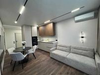 Продаж 2к квартири ЖК Варшавський 2,  якісний ремонт, Олександа олеся