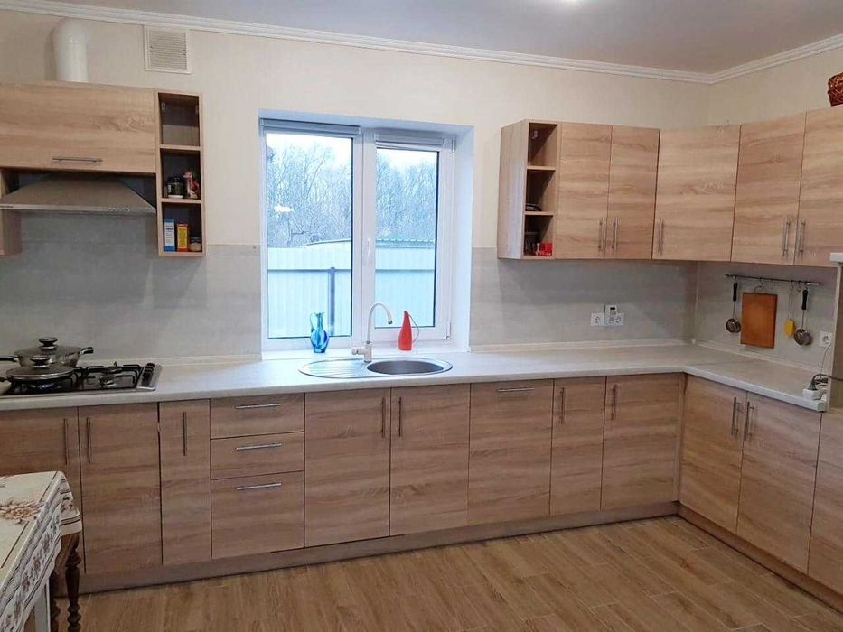 Продам сучасний будинок біля Києва в 10хв від метро Бориспільська. Газ