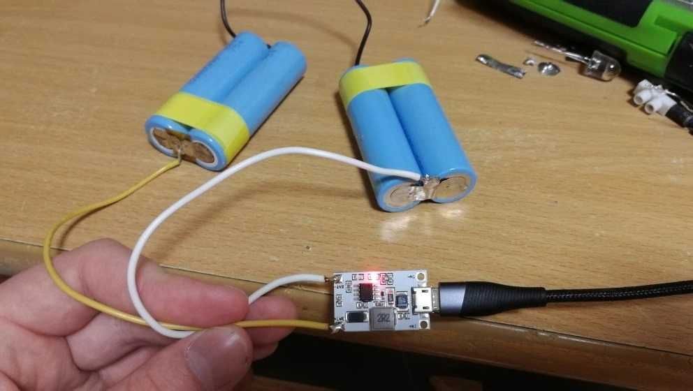 Повышающая плата зарядки LI-ion аккумуляторов 2S 8,4V от micro usb 5В