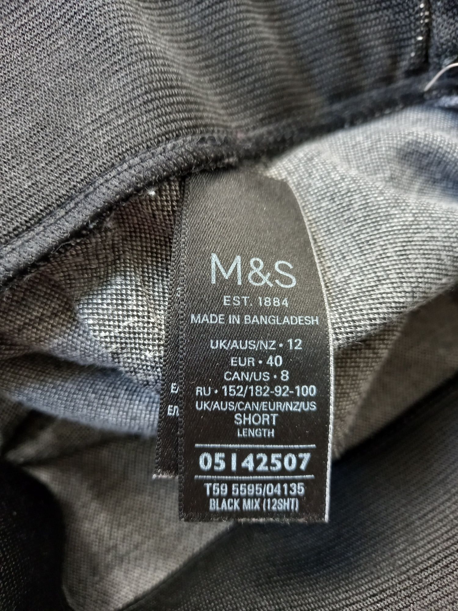 Materiałowe spodnie w jodełkę M&S rozmiar 12