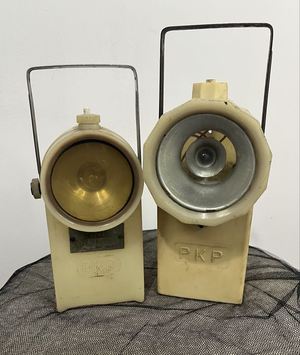 Stare lampy kolejowe PKP – akumulatorowe latarki ZWUS PRL
