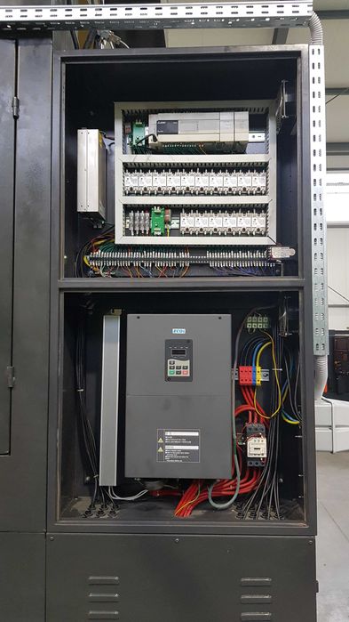 Prasa hydrauliczna do głębokiego tłoczenia 350T