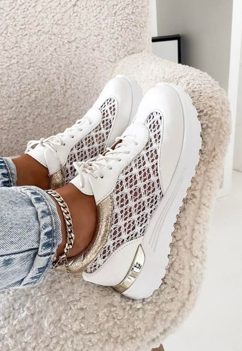 Buty sportowe damskie w eleganckiej białe zdobione złocenia 41-26,5