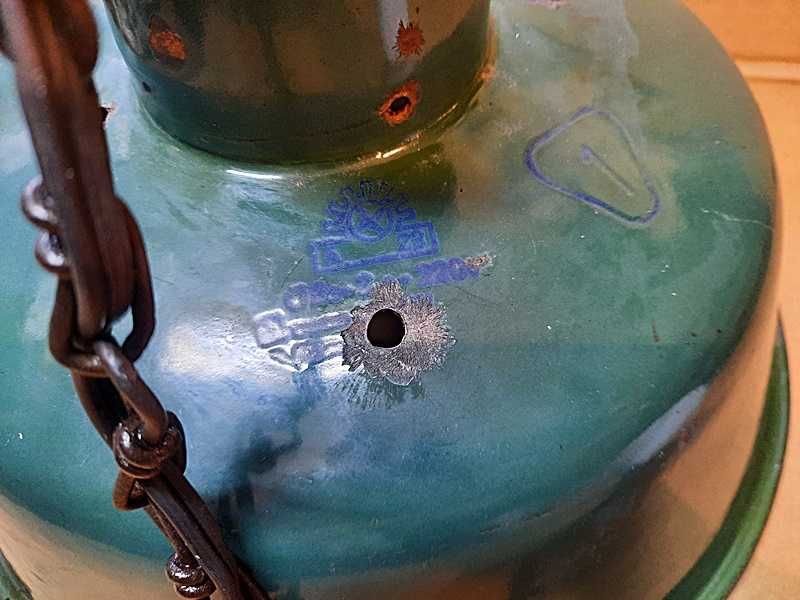 Lampa industrialna wisząca nr. 1 emaliowany klosz  E 27  z PRL