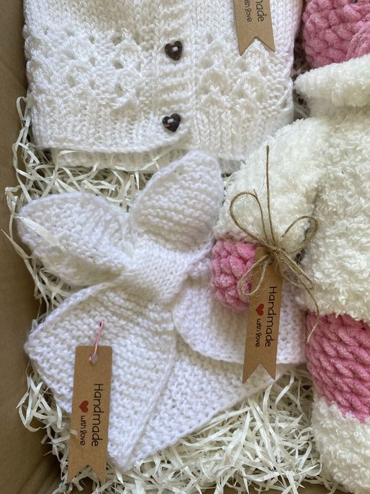 Zestaw Prezentowy Dziecięcy – Handmade z Włóczki Wysokiej Jakości