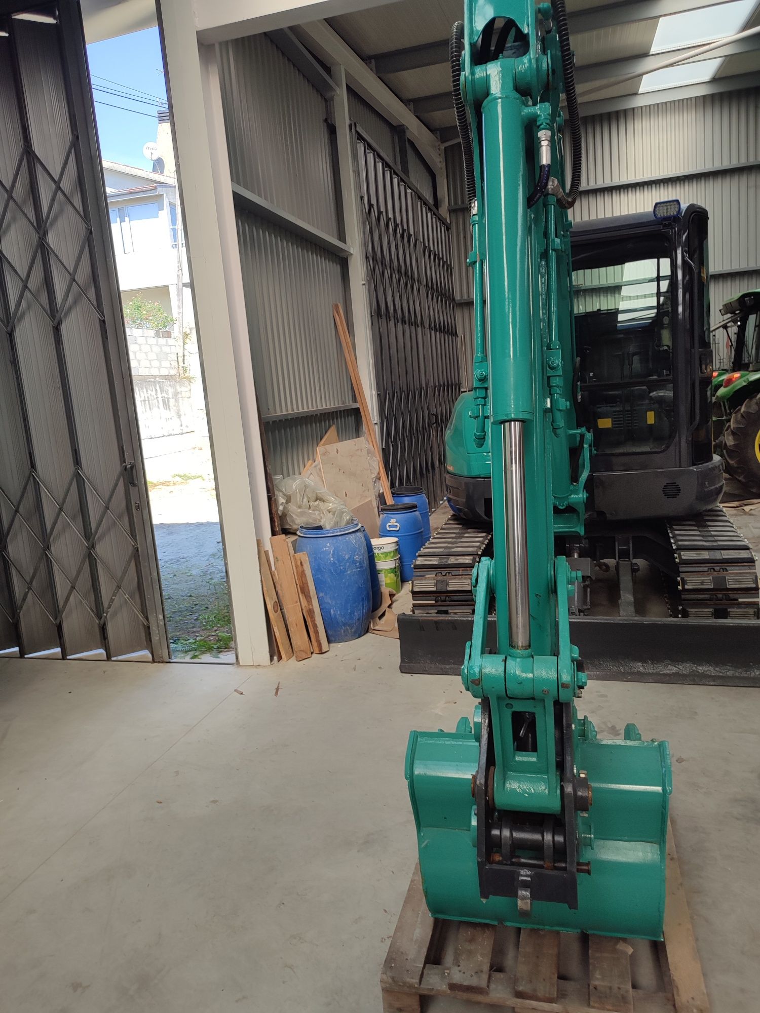 MINI Escavadora Kobelco
