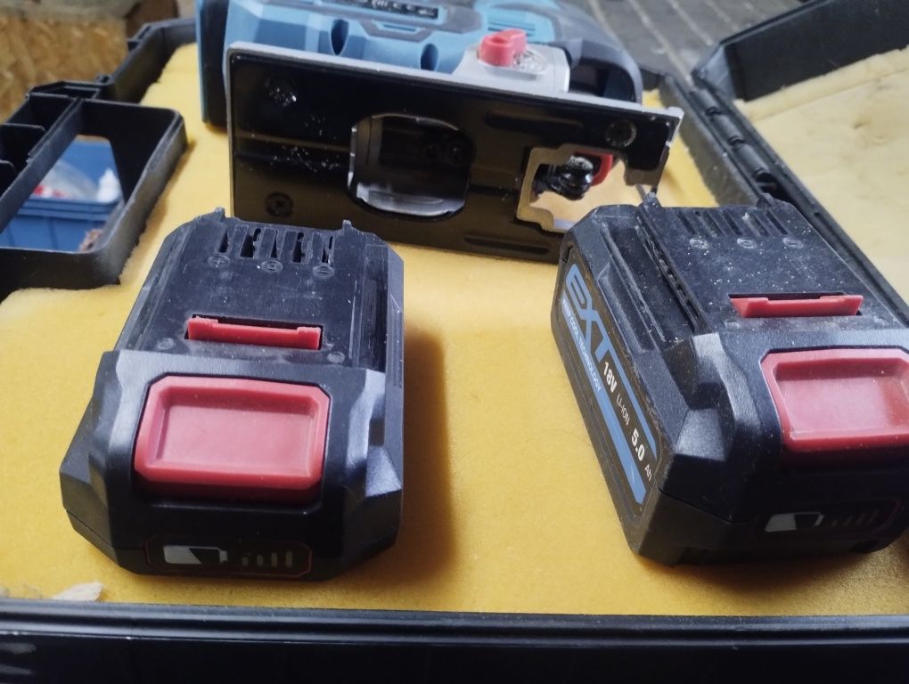 Wyrzynarka akumulatorowa Erbauer 18V + 2 akumulatory walizka