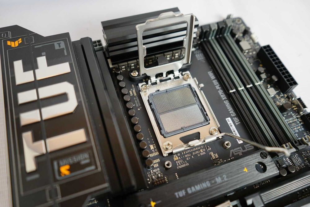 Материнська плата ASUS TUF Gaming X870-PLUS WiFi AM5 RYZEN