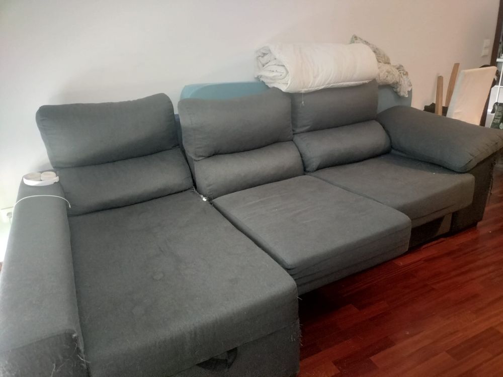 Sofa Cinzento com sinais de Uso