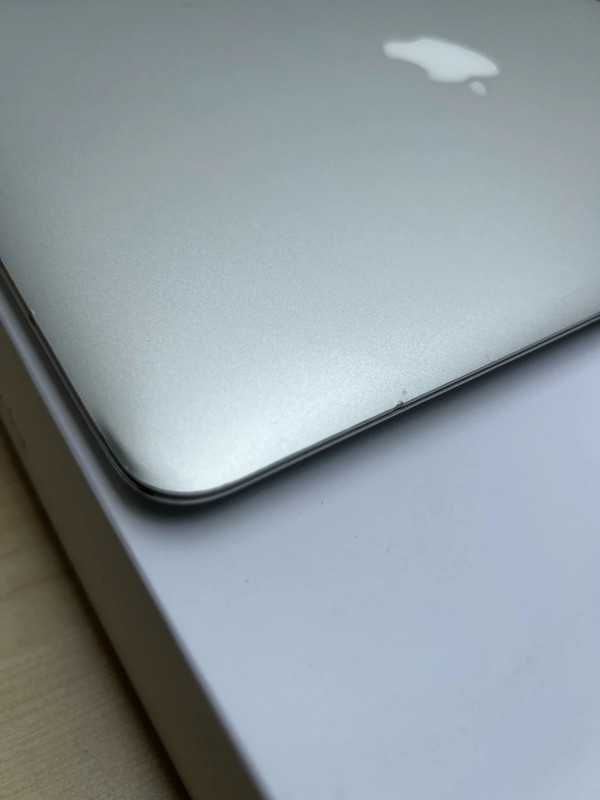 MacBook air 2015 Bardzo dobra bateria + dodatki i pudełko.