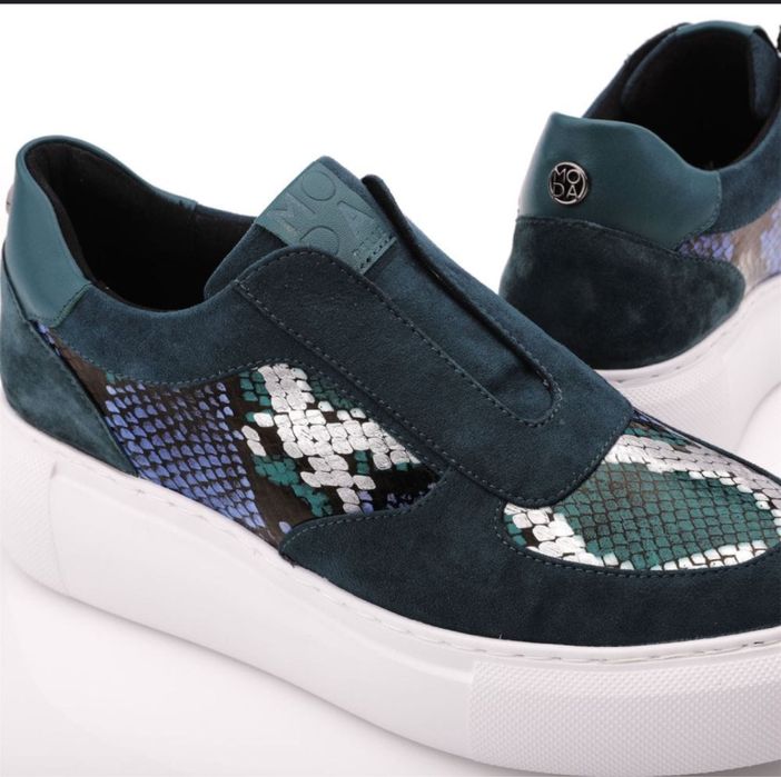 Продам жіночі кросівки лайфстайл 39 го розміру