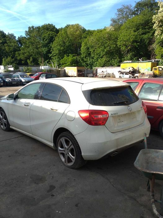 Pré-tensor, fecho sinto de segurança Mercedes-Benz Classe-A (W176).