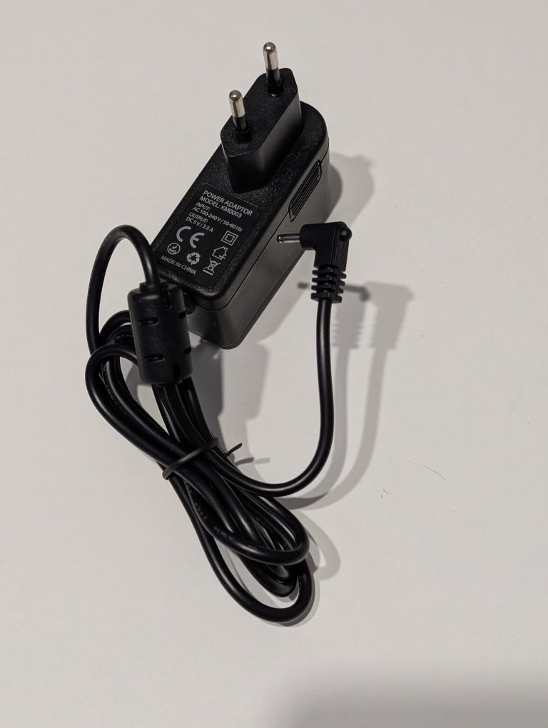 Zasilacz KM0003 5V / 2.5 A z cienkim złączem