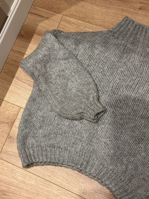 Светр сірий жіночий