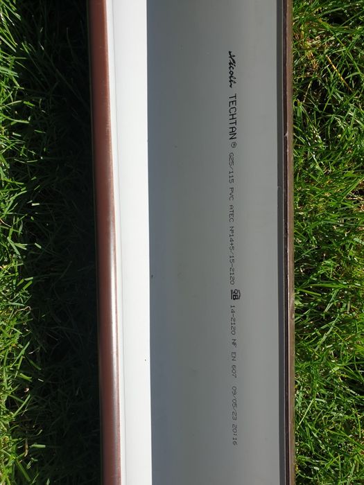 Rynna PCV brązowa długość  150cm szer. 10cm