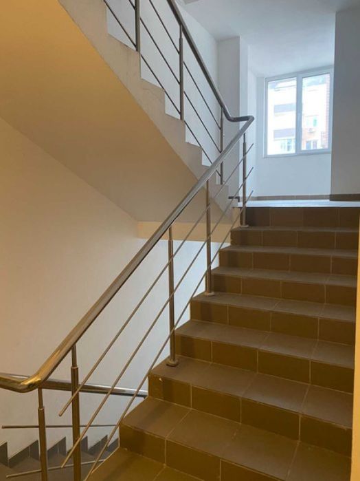 Двір закритого типу.