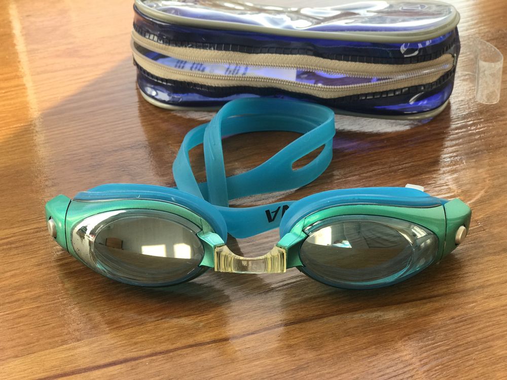 Ласти для плавання та окуляри
