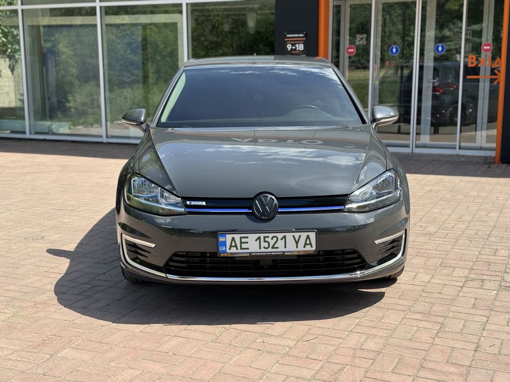 Продам Volkswagen E-Golf 2019 рік