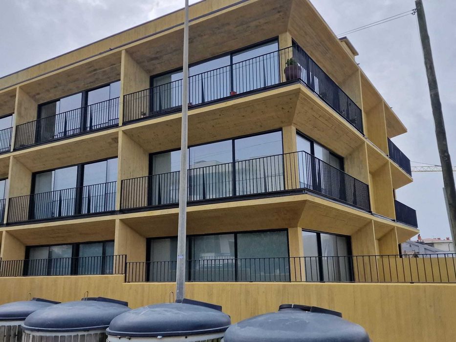 Caixilharias e Serralharia em Alumínio,Inox e Ferro- Orçamentos Grátis