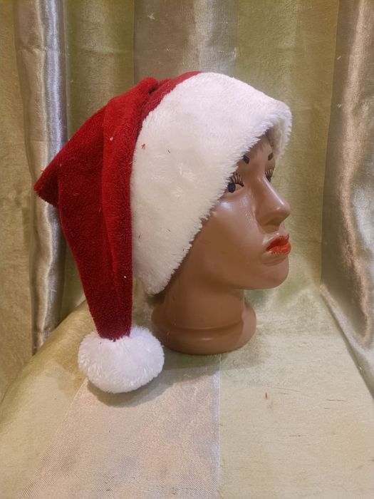 Новогодние  шапки Деда Мороза