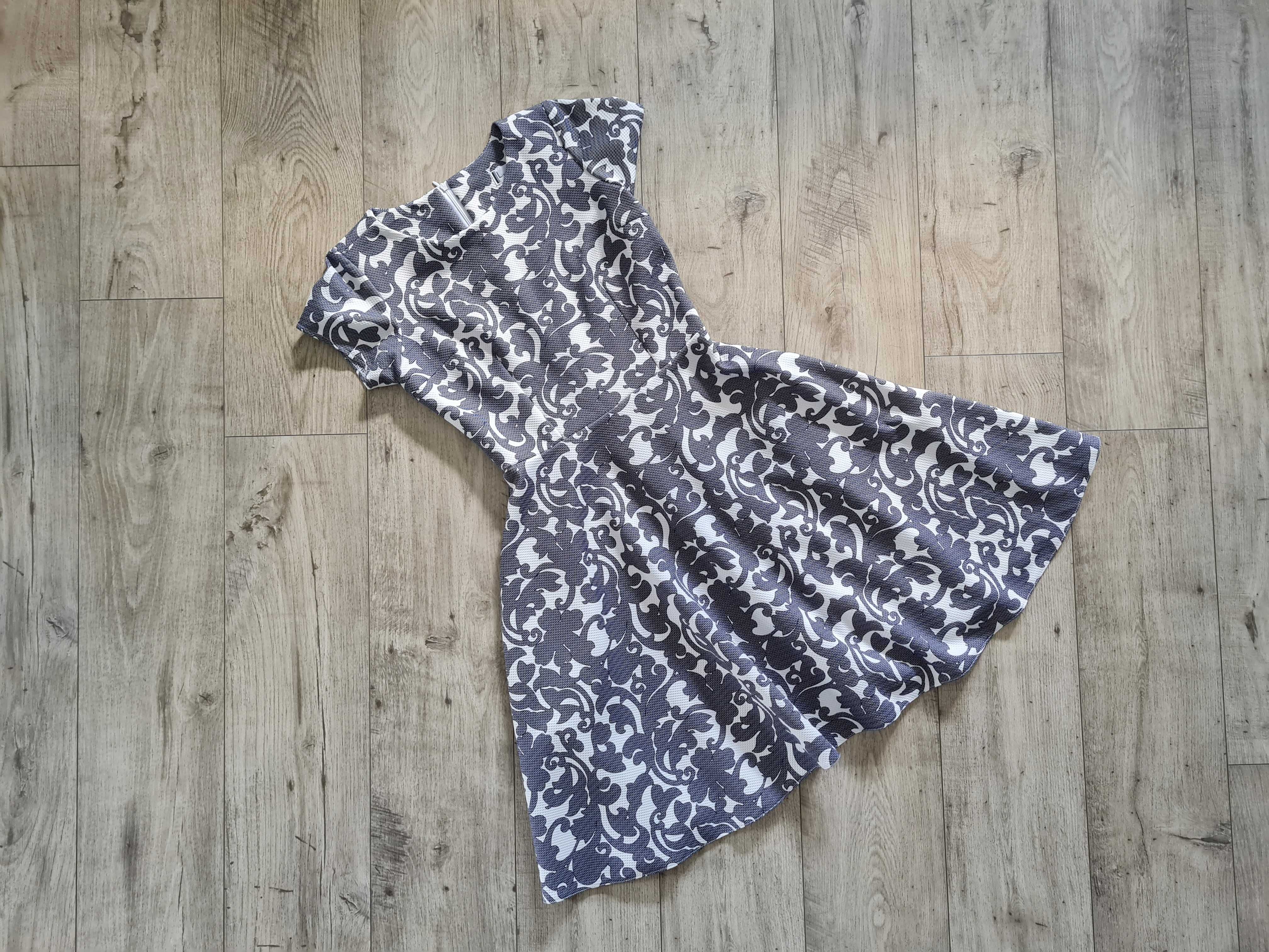 Sukienka letnia rozkloszowana elegancka Livia Clue rozm . M/38