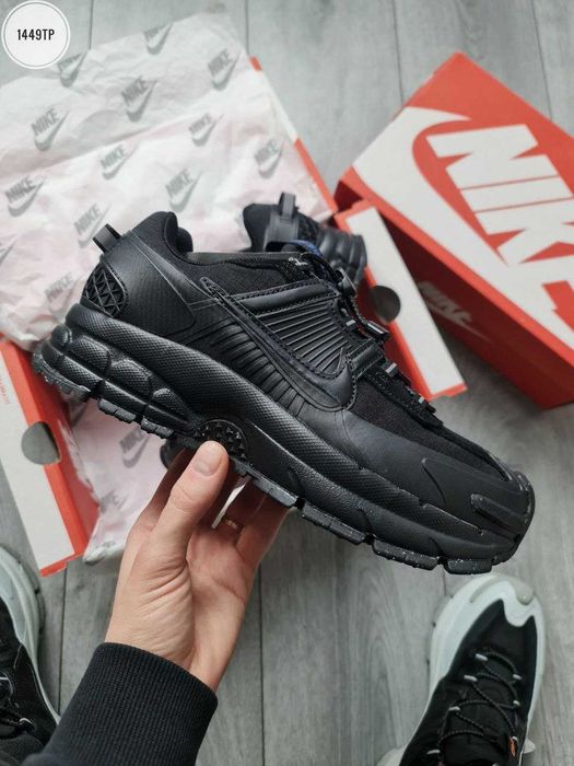 Чоловічі кросівки NIKE ZOOM VOMERO ROAM чорний 1449TP ЗНИЖА