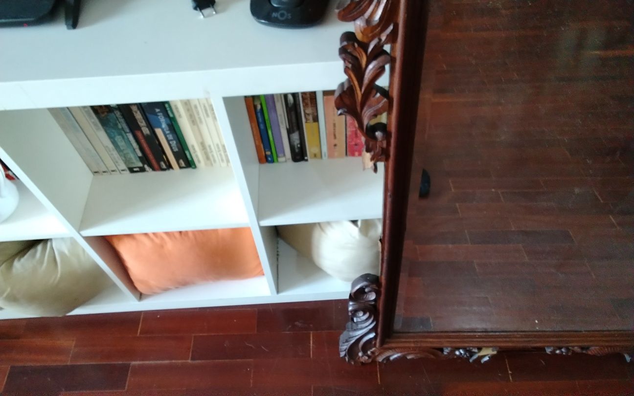 Espelho muito antigo