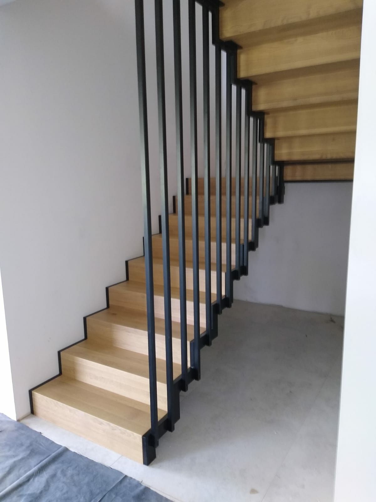Schody metalowe wewnętrzne .loft, schody drewniane