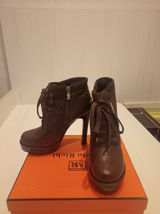 Жіночі осінні ботінки