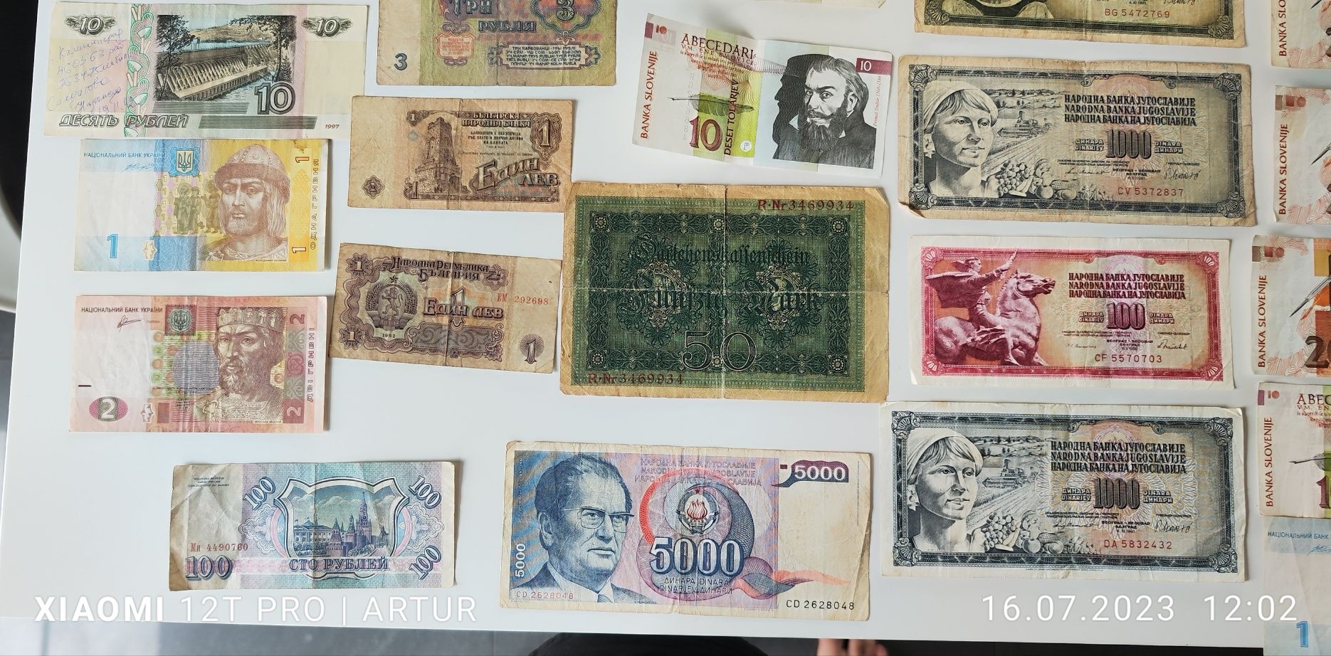 38 banknotów ze świata mix