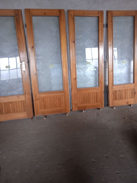 Drzwi drewniane z drzewa litego