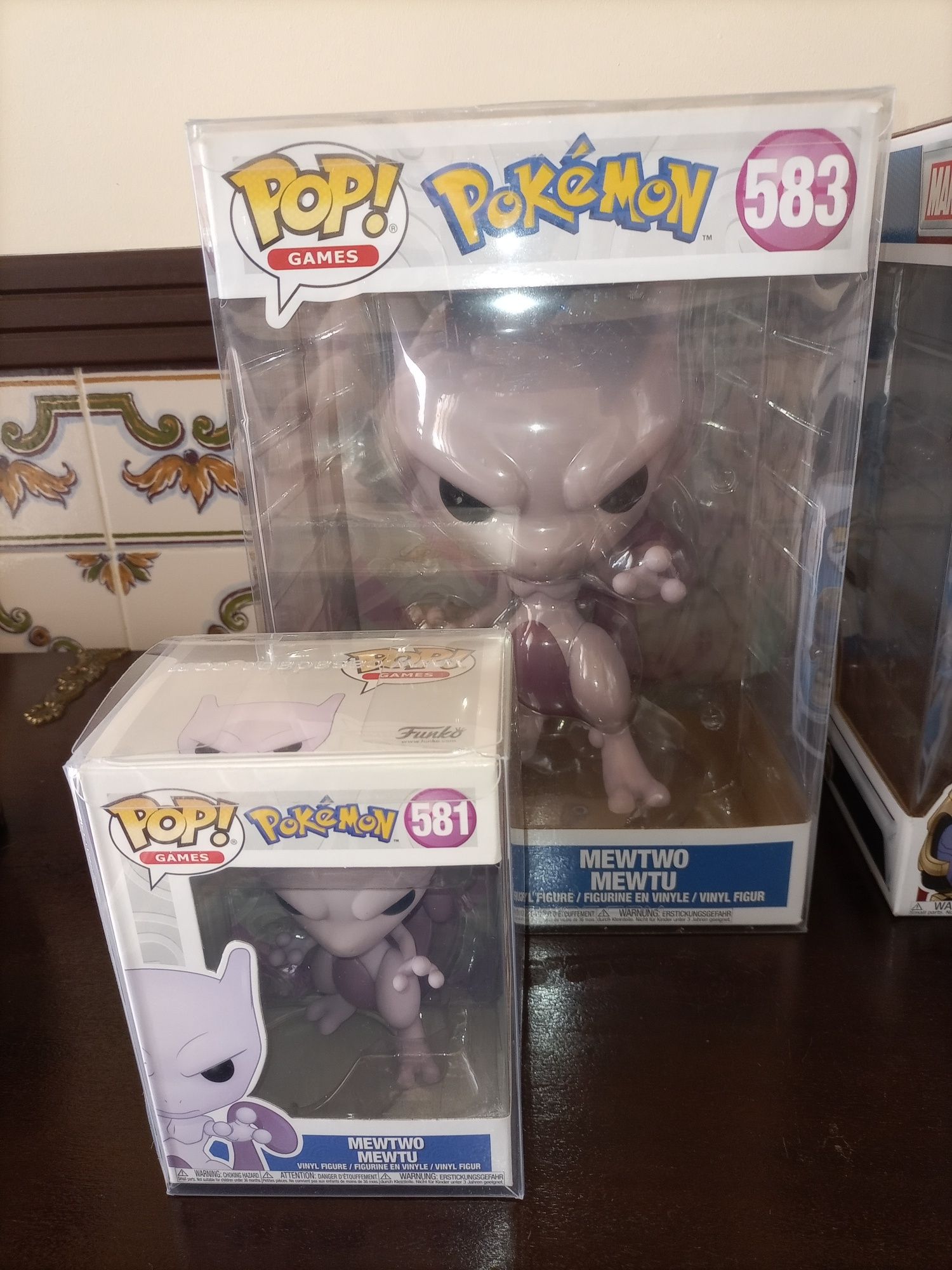 Funko Pop's 10" - Thanos e Mewtwo