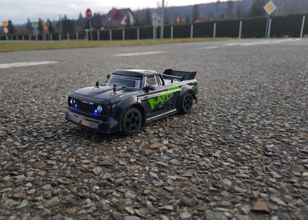 Carro Rc telecomandado SG pinecone forest 2411 1/24 20km/H SELADO