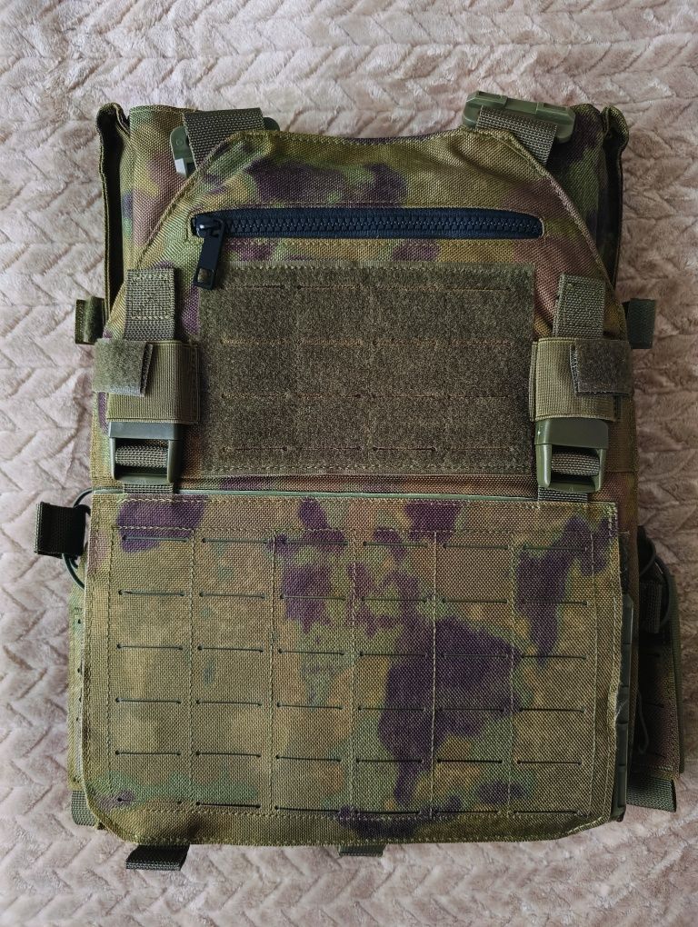 Plate Carrier Kamizelka ATFG Molle

Mam do zaoferowania Plate Carrier