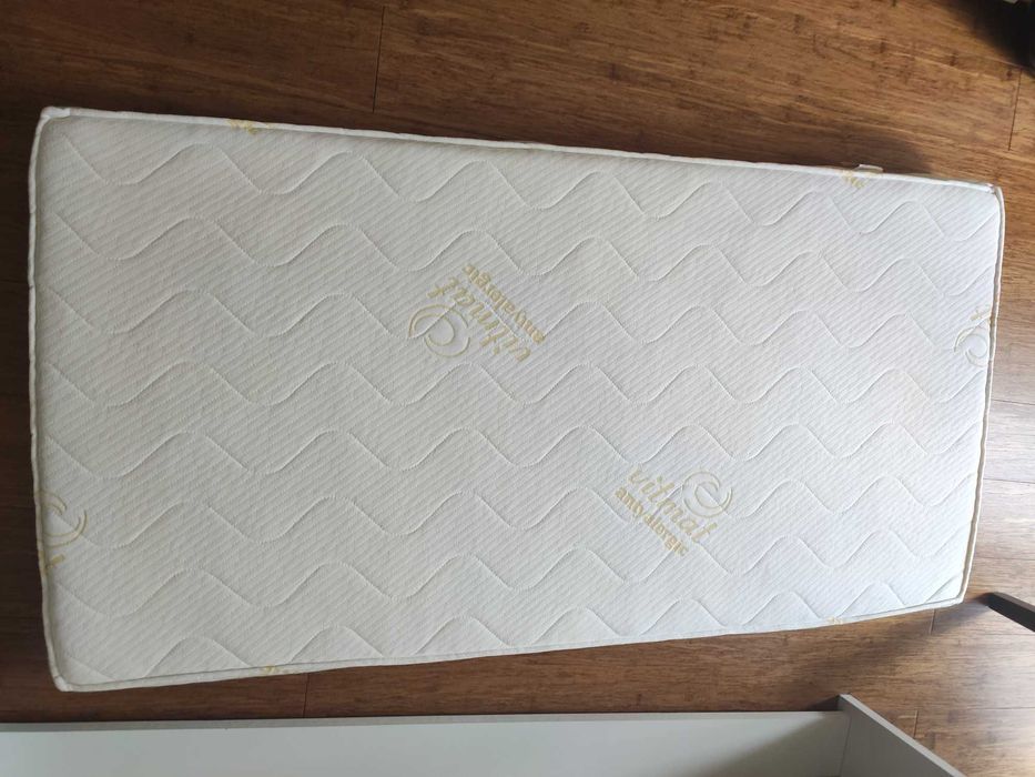 Łóżeczko z szufladą 60x120 żyrafka