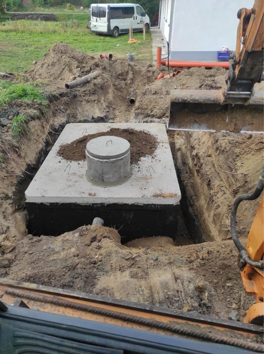 Usługi mini koparką. koparką i koparko ładowarką