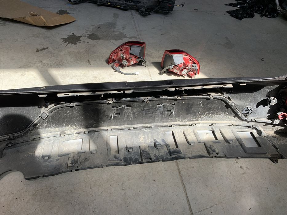 Бампер задний в сборе бампер задній Kia NIRO Кіа Ніро Киа Ниро