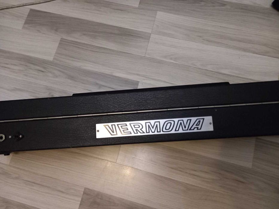 синтезатор Vermona
