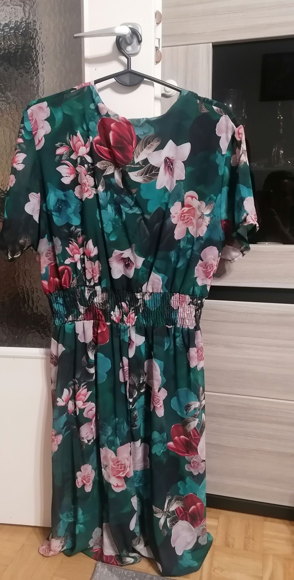 Sukienka w kwiaty 42